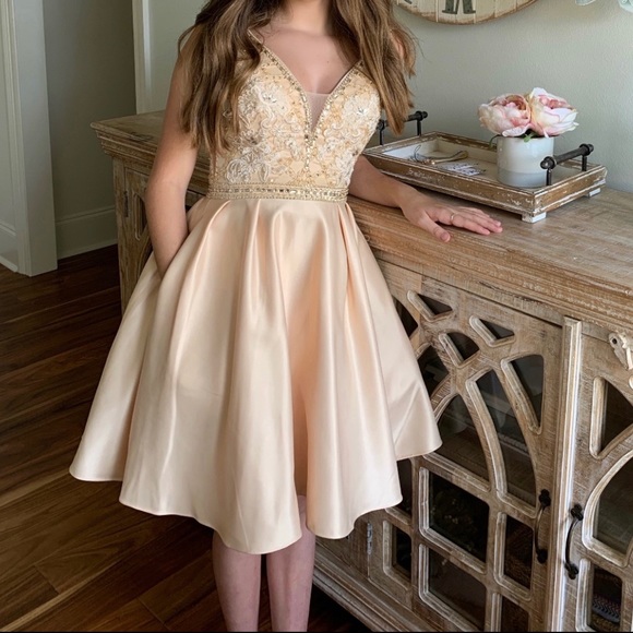 Homecoming dress size 6 - Picture 1 of 1